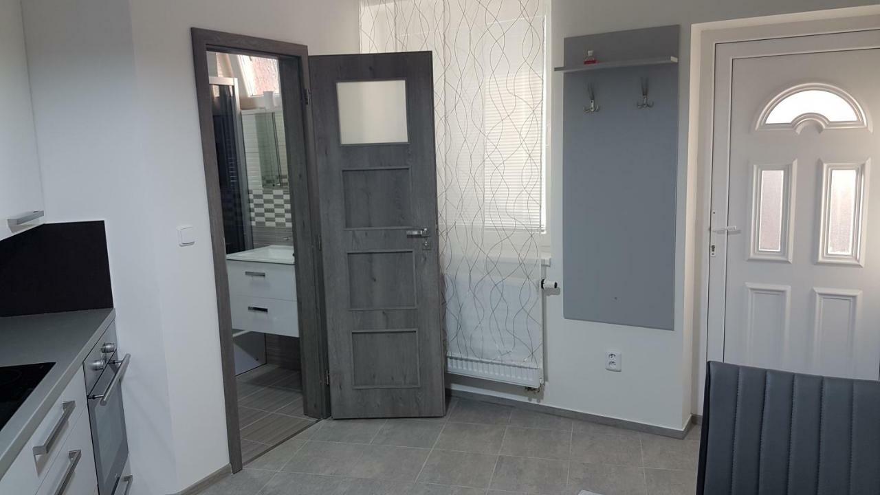 Olomouc New1 Apartment Bagian luar foto